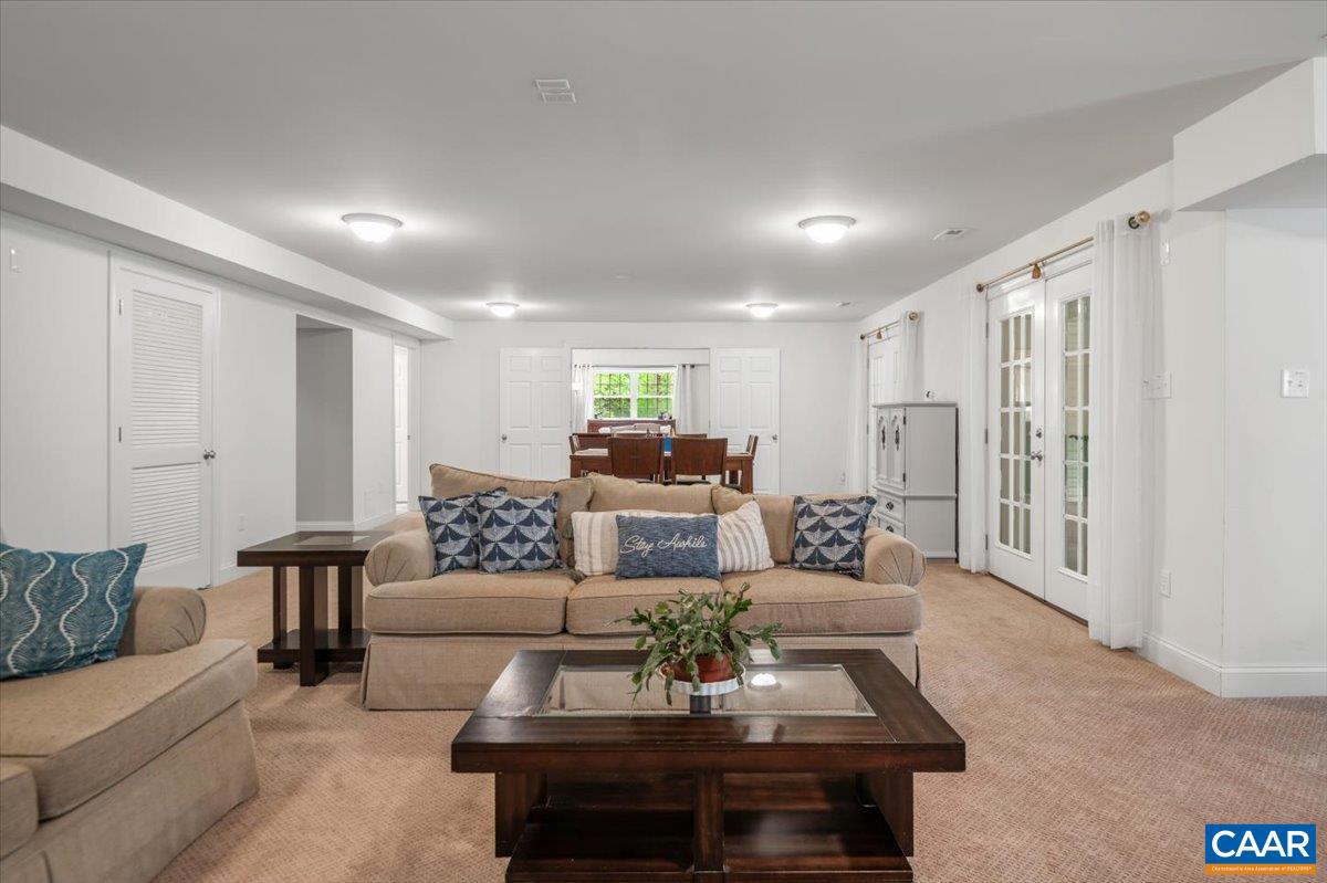 THE ESTATES AT ROYAL VIRGINIA - Residential