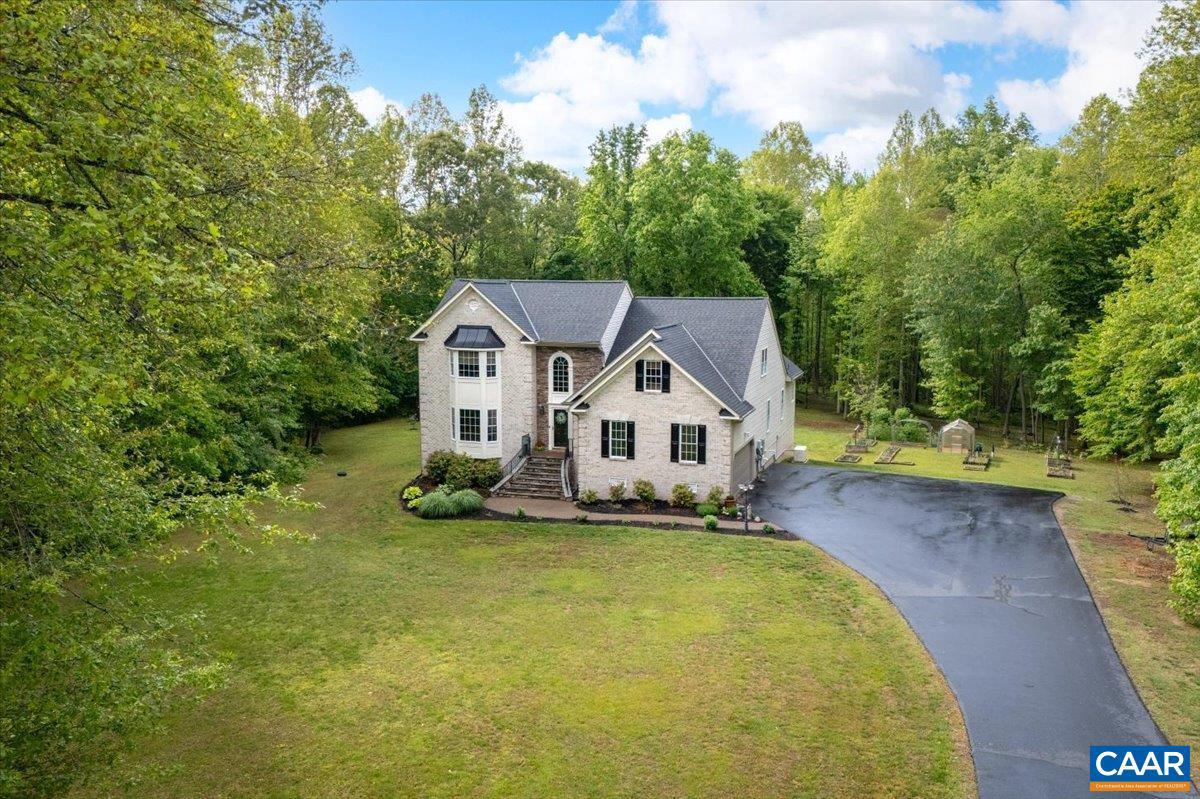 THE ESTATES AT ROYAL VIRGINIA - Residential