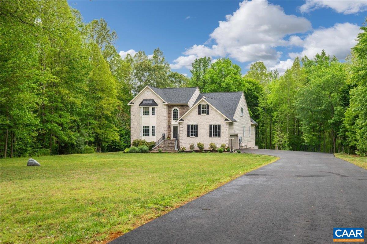 THE ESTATES AT ROYAL VIRGINIA - Residential