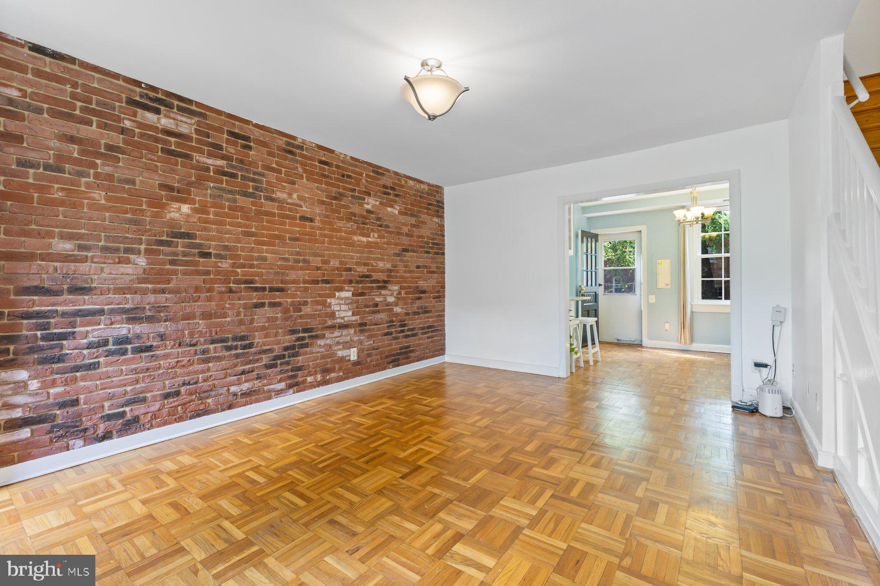 ARLINGTON VILLAGE - Residential Lease