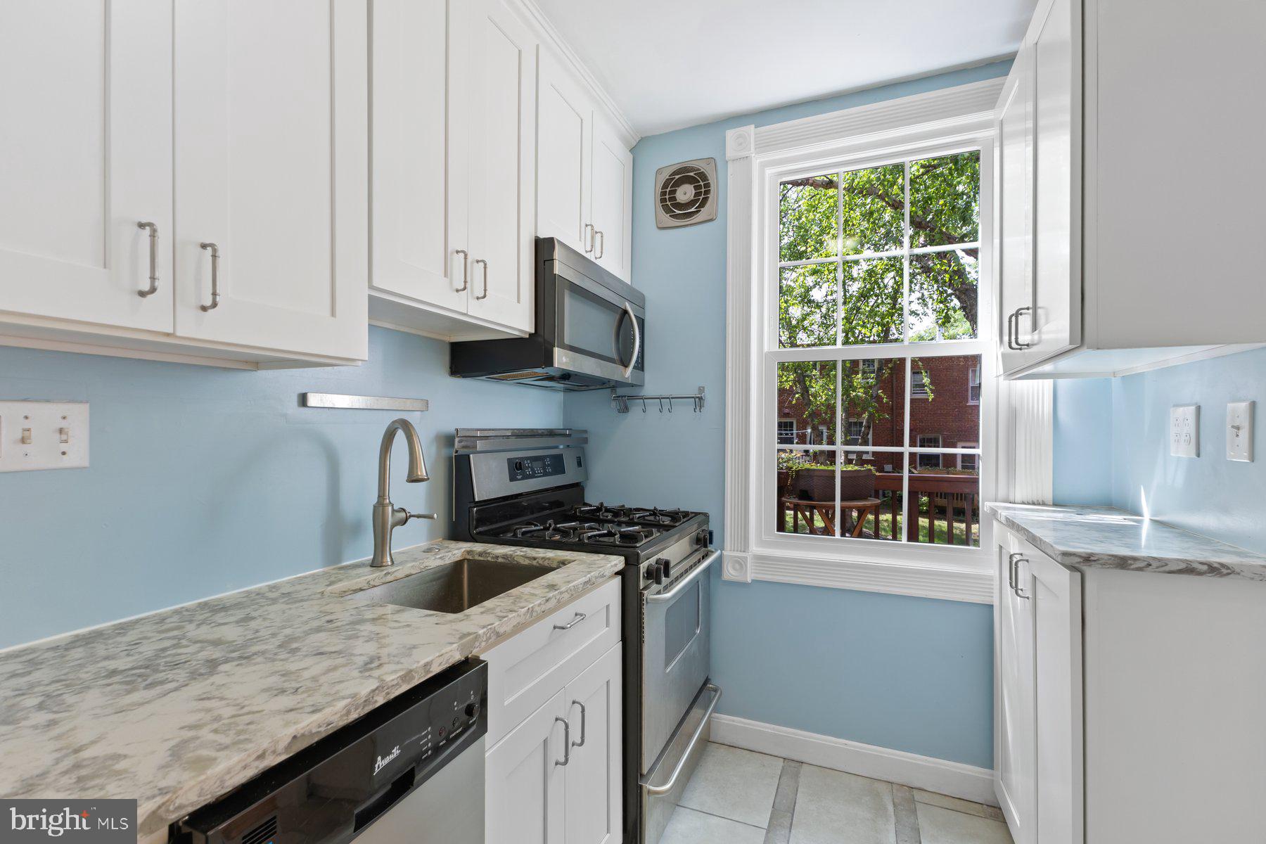 ARLINGTON VILLAGE - Residential Lease