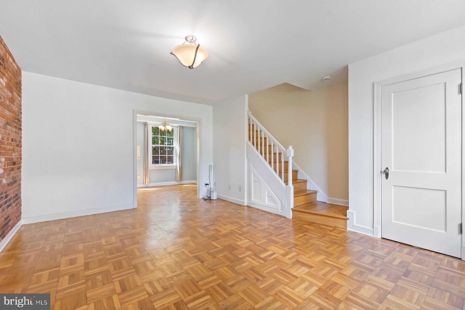 ARLINGTON VILLAGE - Residential Lease
