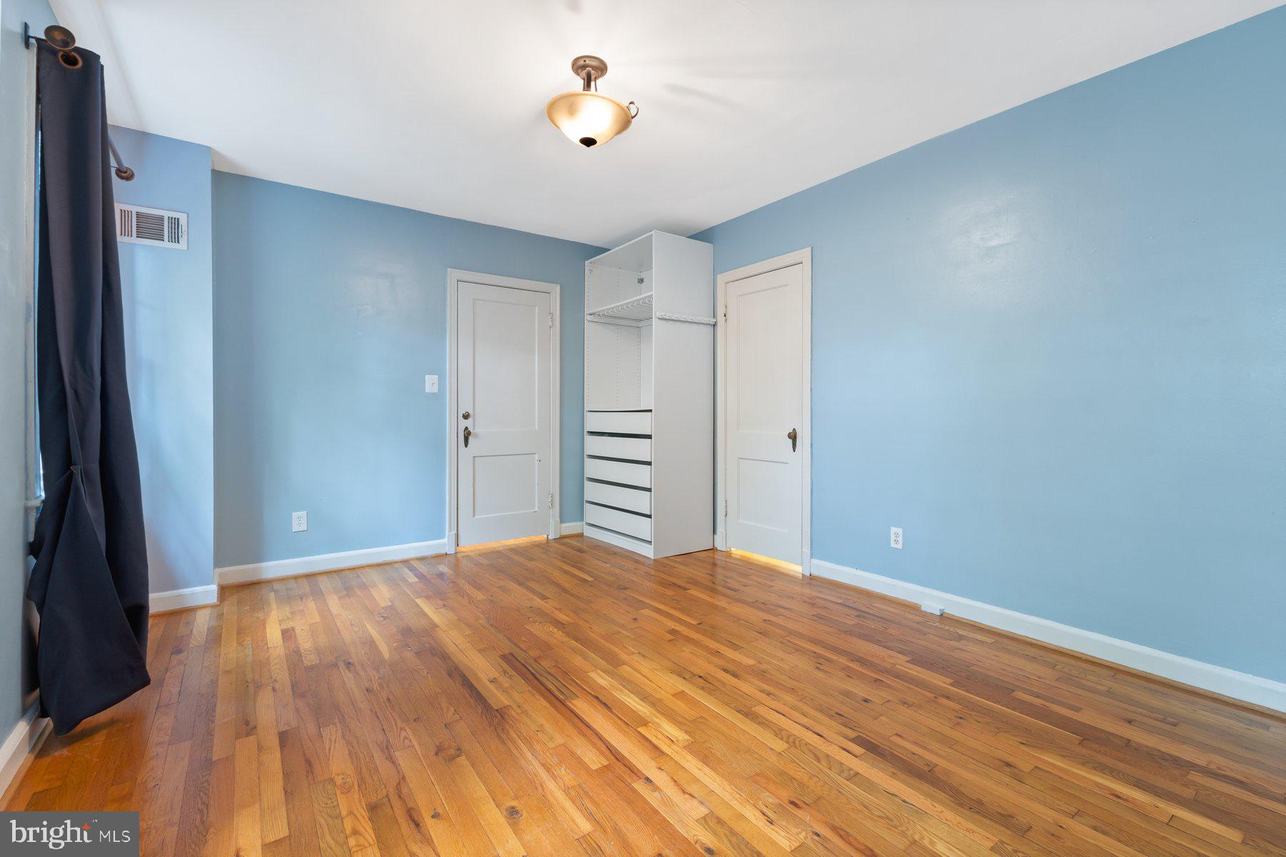 ARLINGTON VILLAGE - Residential Lease