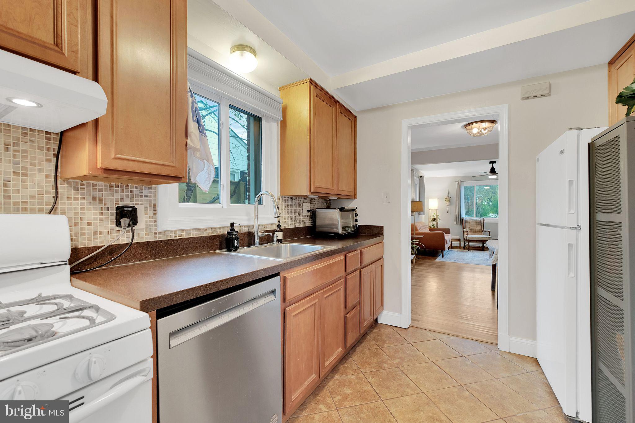 WHEATON FOREST - Residential Lease