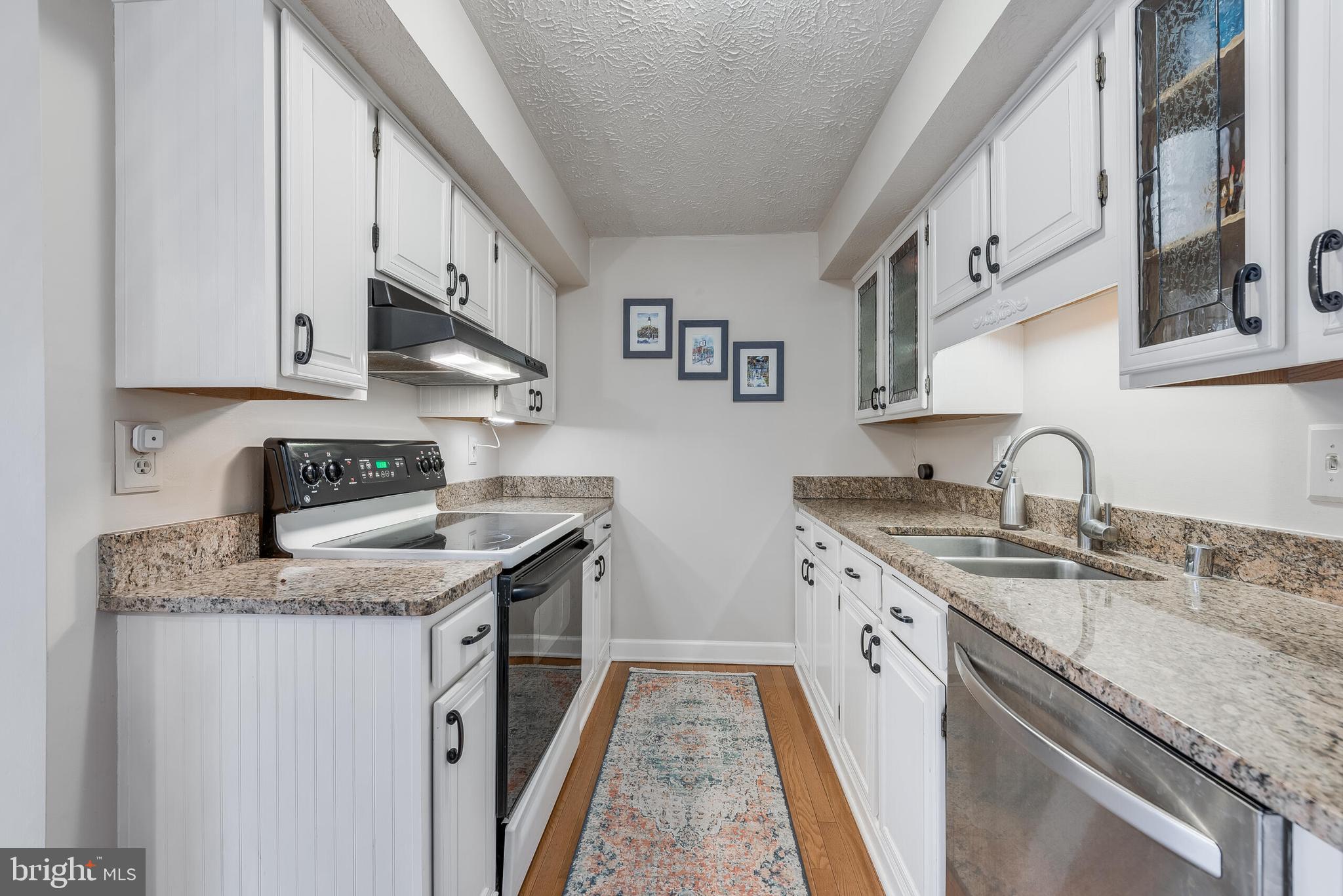 RESTON - Residential