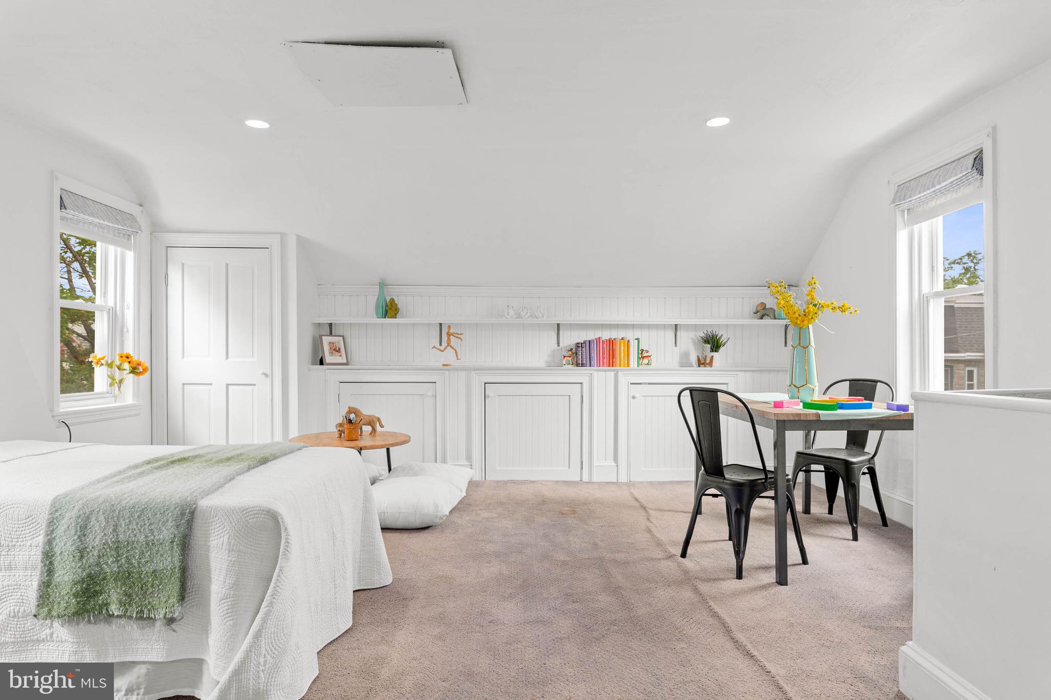 CHESTNUT HILL - Residential