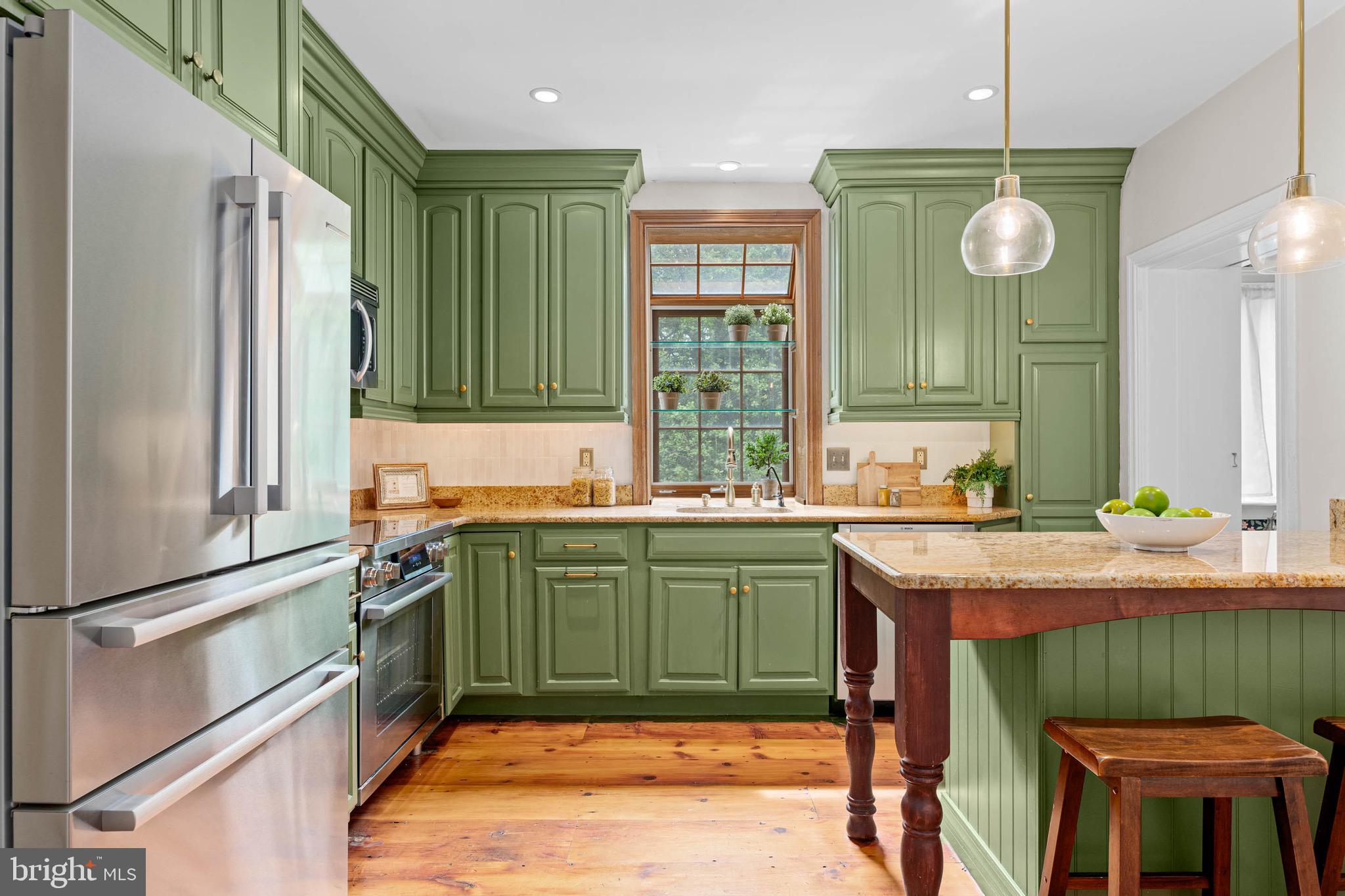 CHESTNUT HILL - Residential