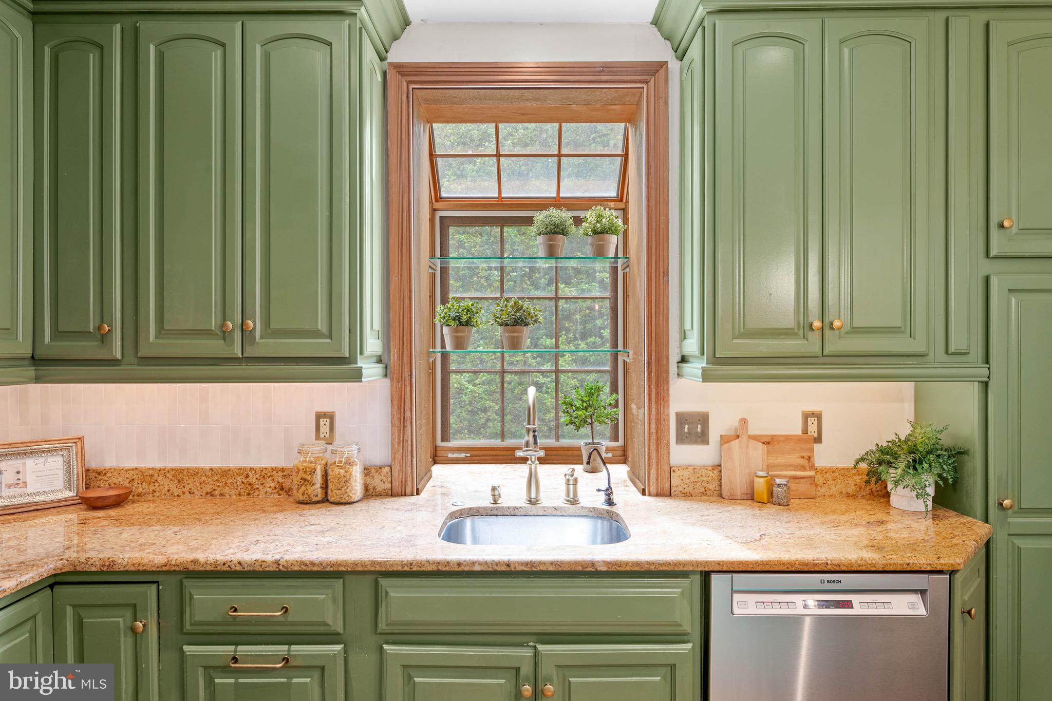 CHESTNUT HILL - Residential