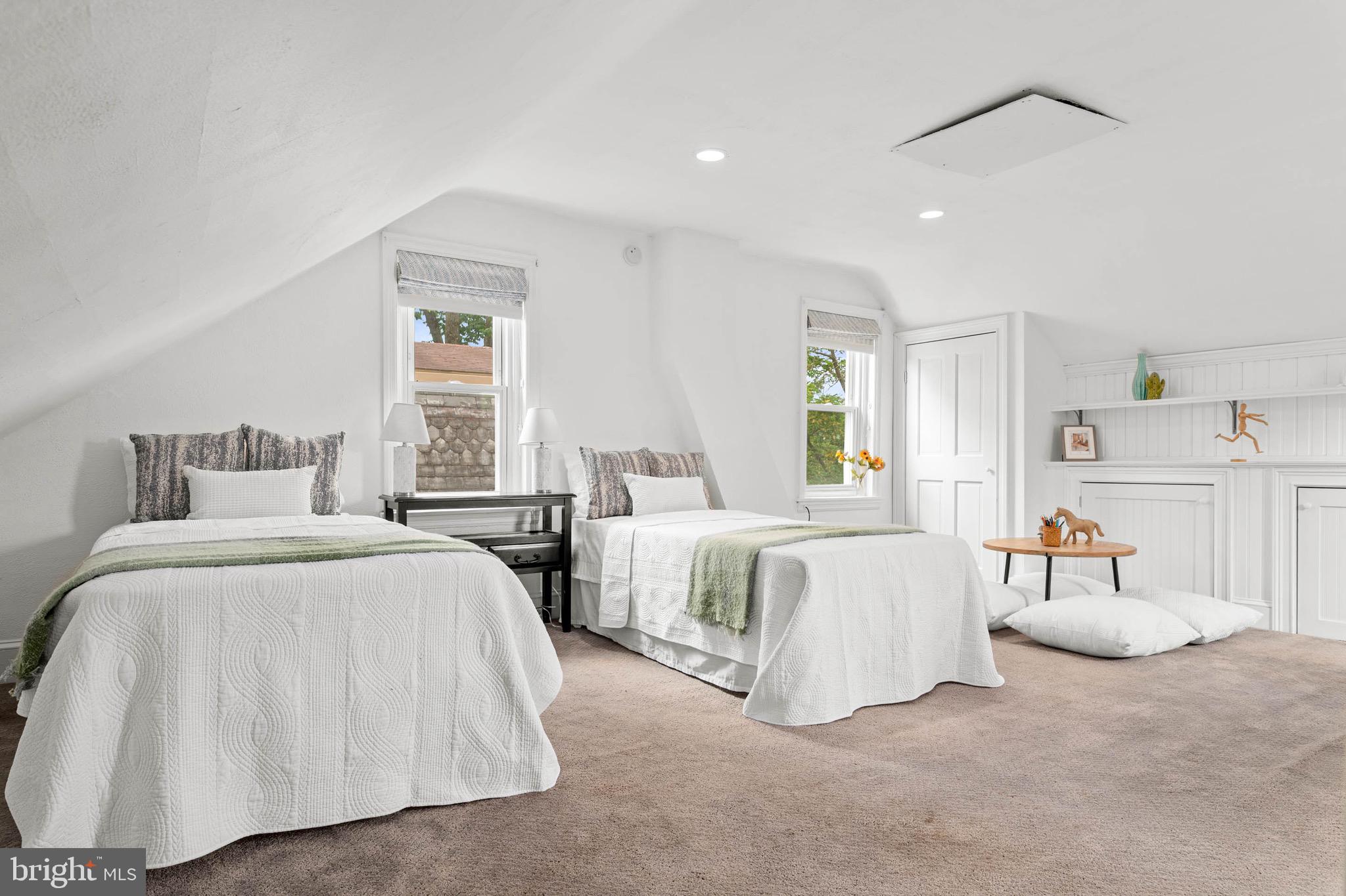 CHESTNUT HILL - Residential