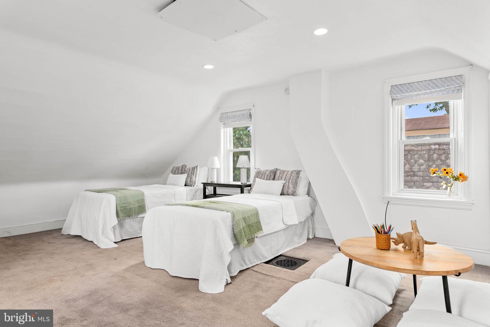 CHESTNUT HILL - Residential