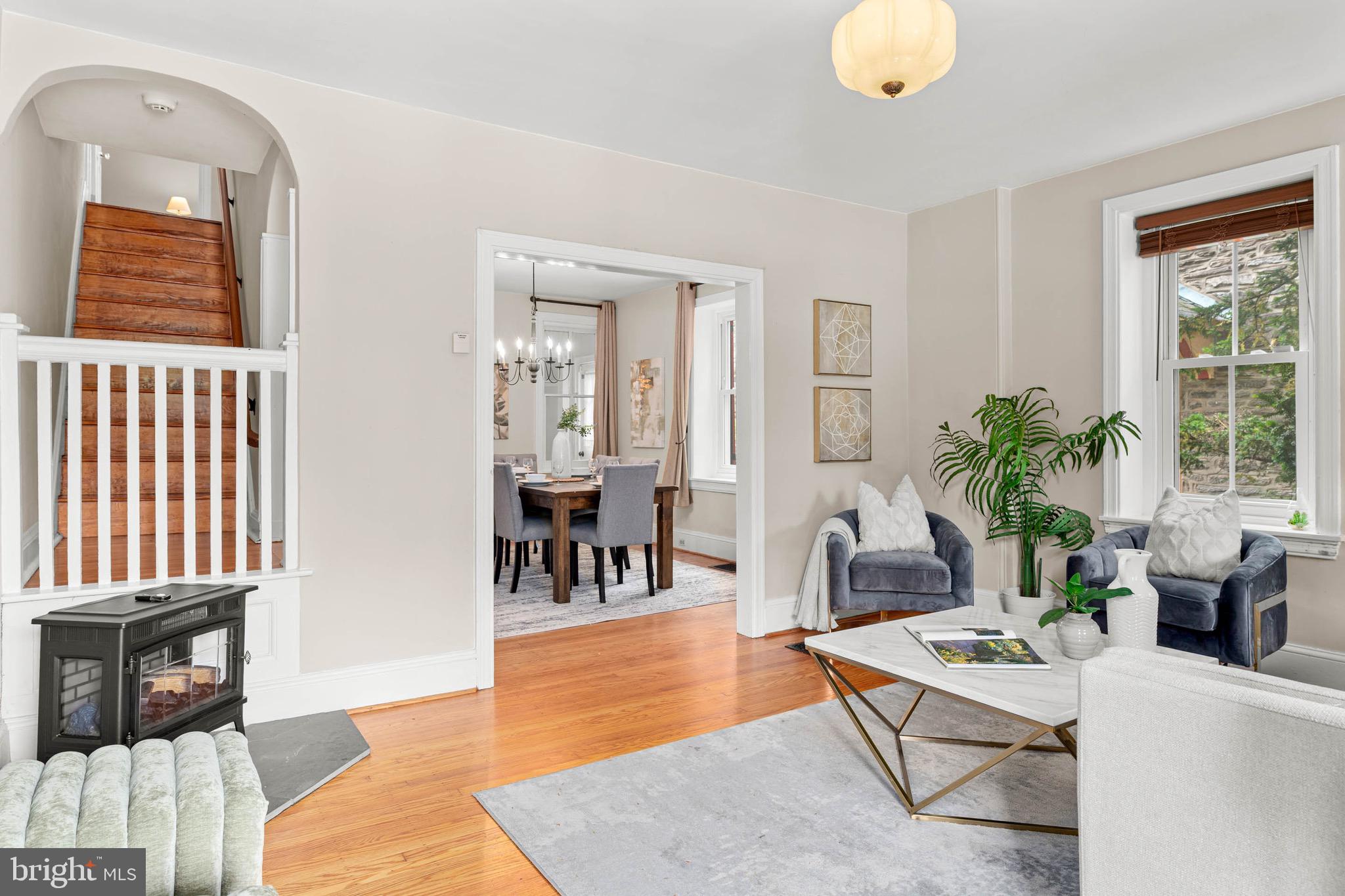 CHESTNUT HILL - Residential