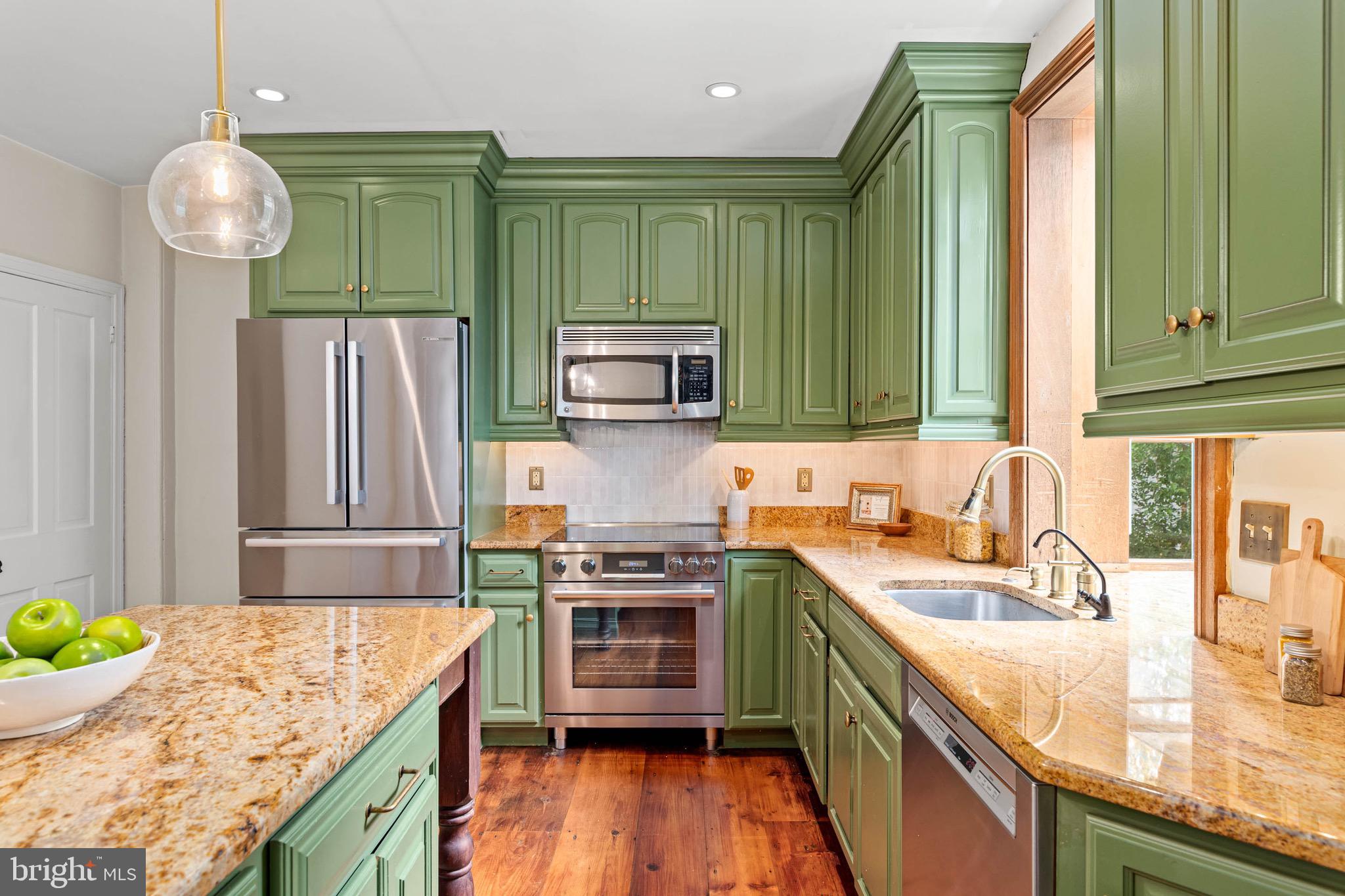 CHESTNUT HILL - Residential