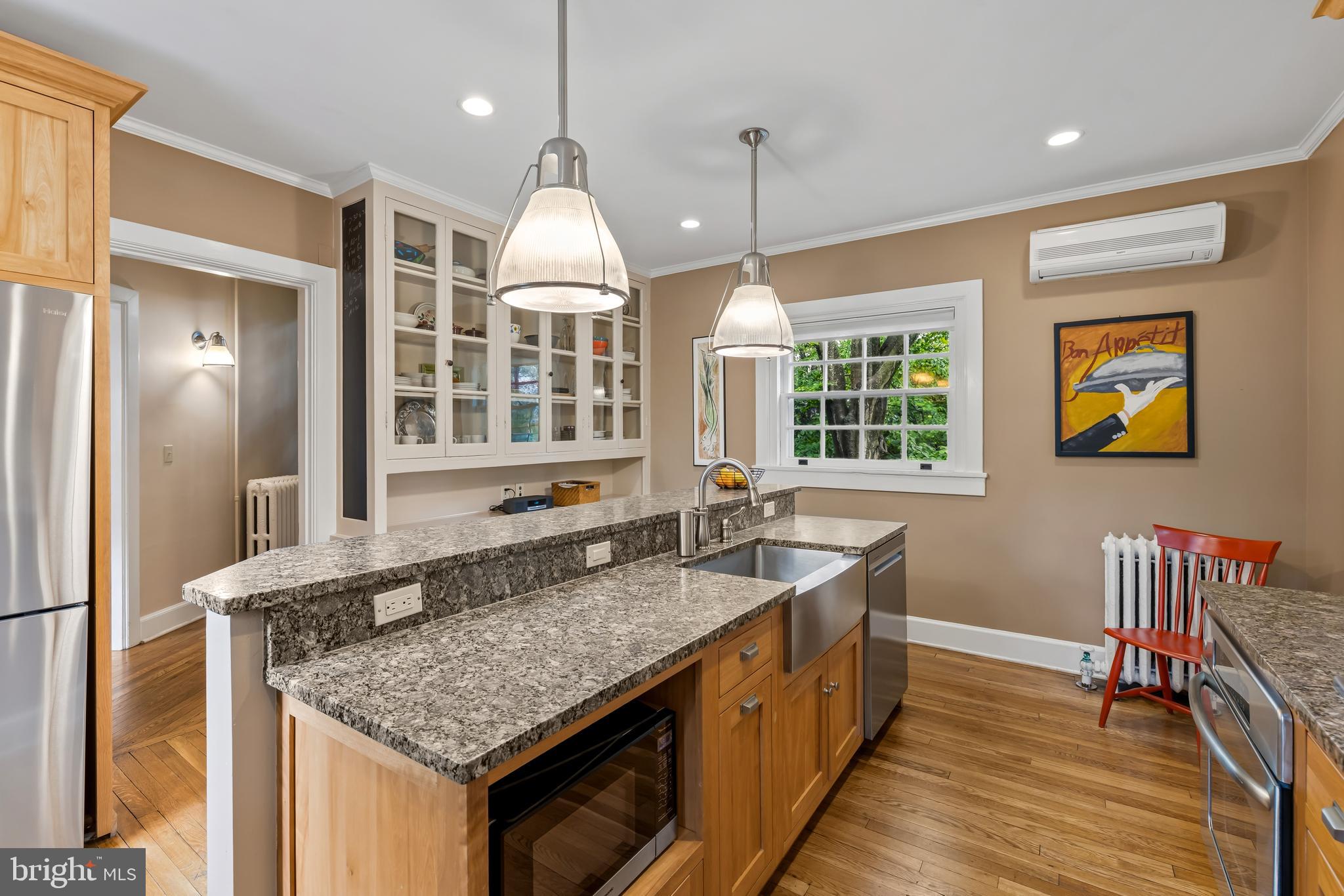 ROLAND PARK - Residential