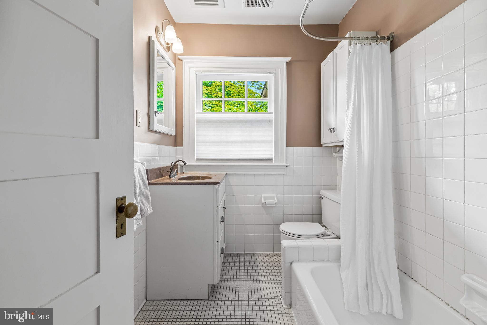 ROLAND PARK - Residential