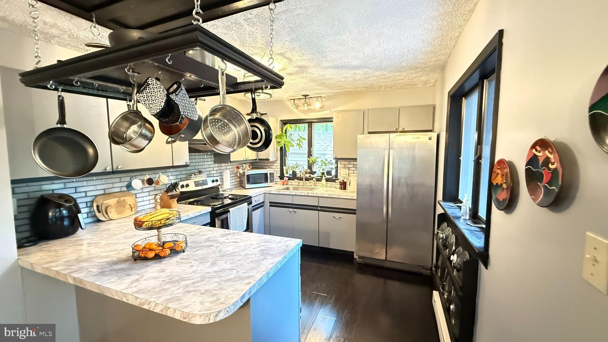 SAW CREEK ESTATES - Residential