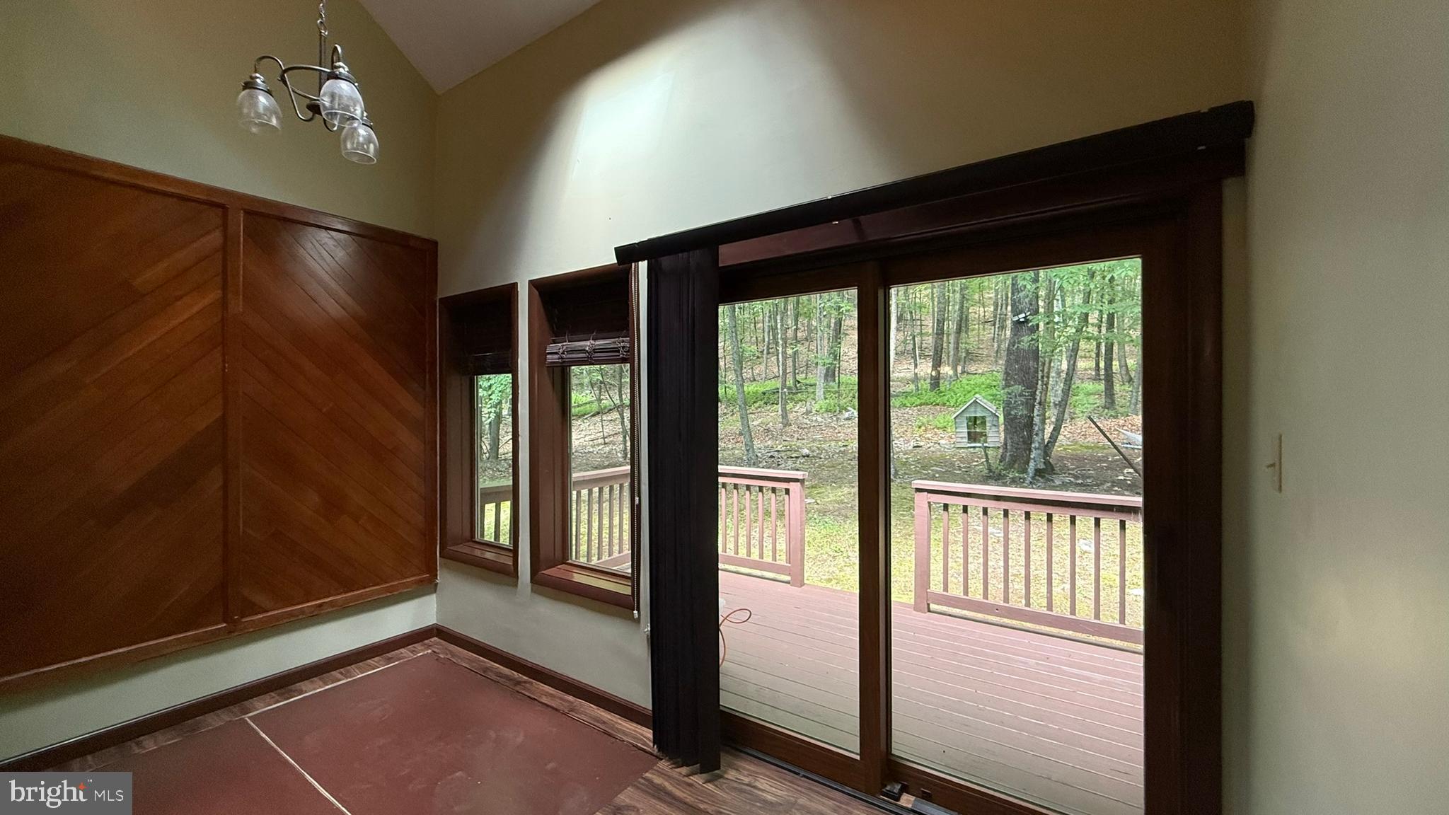 SAW CREEK ESTATES - Residential