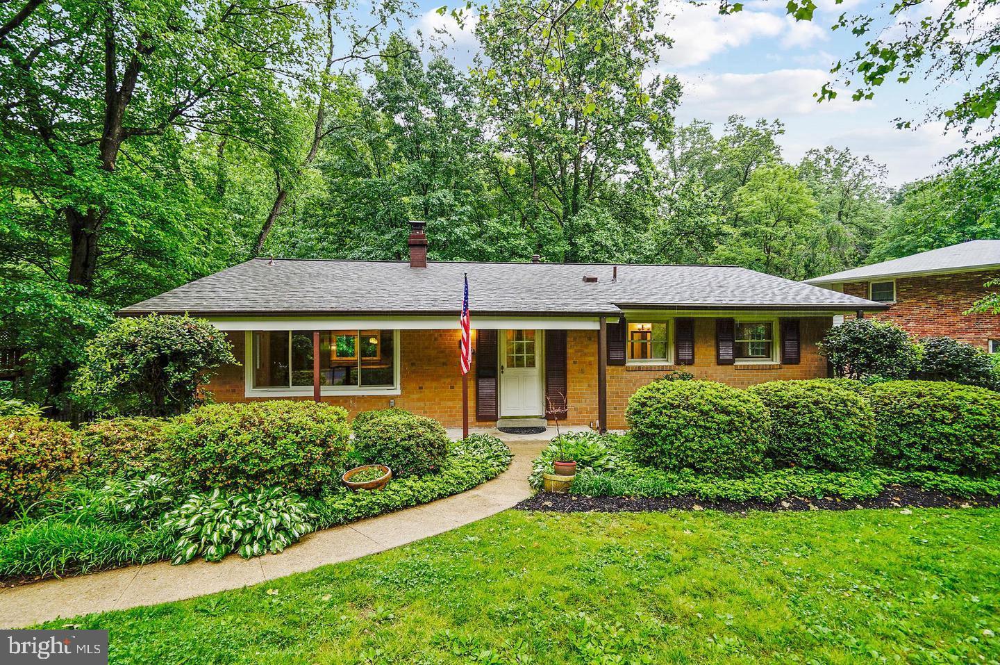 SLEEPY HOLLOW WOODS - Residential Lease