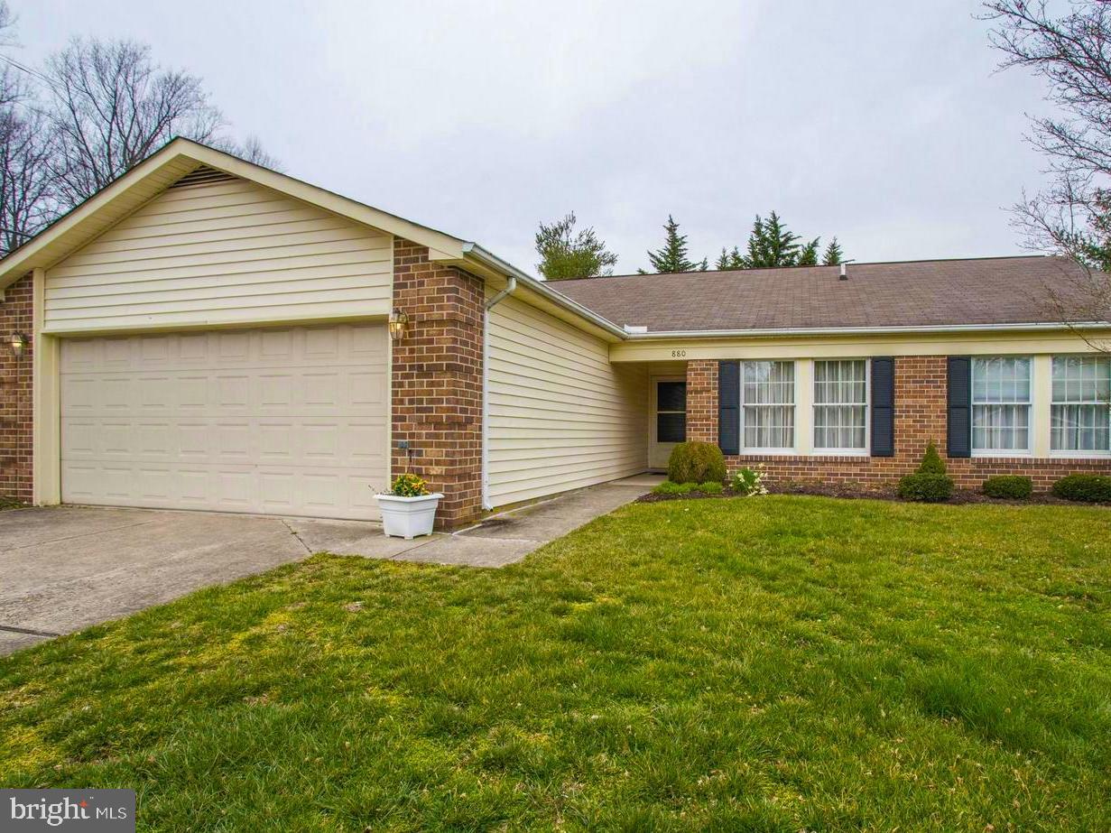 Beautifully updated and move-in ready, this 3-bedroom, 2-bath home with a 2-car garage offers comfortable living with style and convenience. Enjoy the benefits of thoughtful improvements made by the previous owner—just unpack and settle in. The home features impressive landscaping that adds to its curb appeal and charm.

Located in the vibrant 55+ community of Heritage Harbour, you’ll enjoy an unbeatable lifestyle with amenities galore: golf, tennis, pickleball, indoor and outdoor pools, and a state-of-the-art Lodge. The Lodge is the heart of the community, offering a woodshop, library, fitness center, and activity rooms where you can practice tai chi, play bridge or mahjong, and so much more. With over 60 clubs to choose from, there’s truly something for everyone—staying active and social has never been easier.