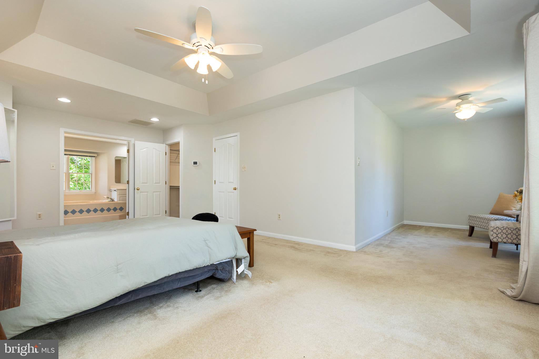 VILLAGE OF RIVER HILL - Residential