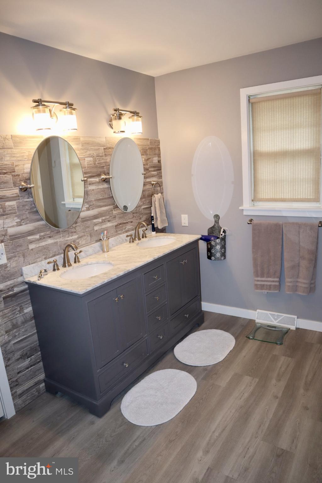 FAIRWAY HILLS - Residential