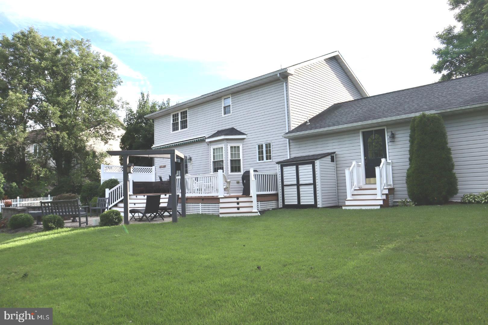 FAIRWAY HILLS - Residential