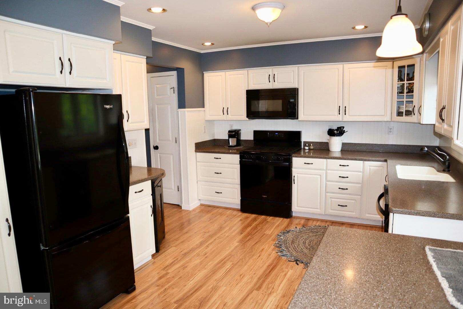 FAIRWAY HILLS - Residential