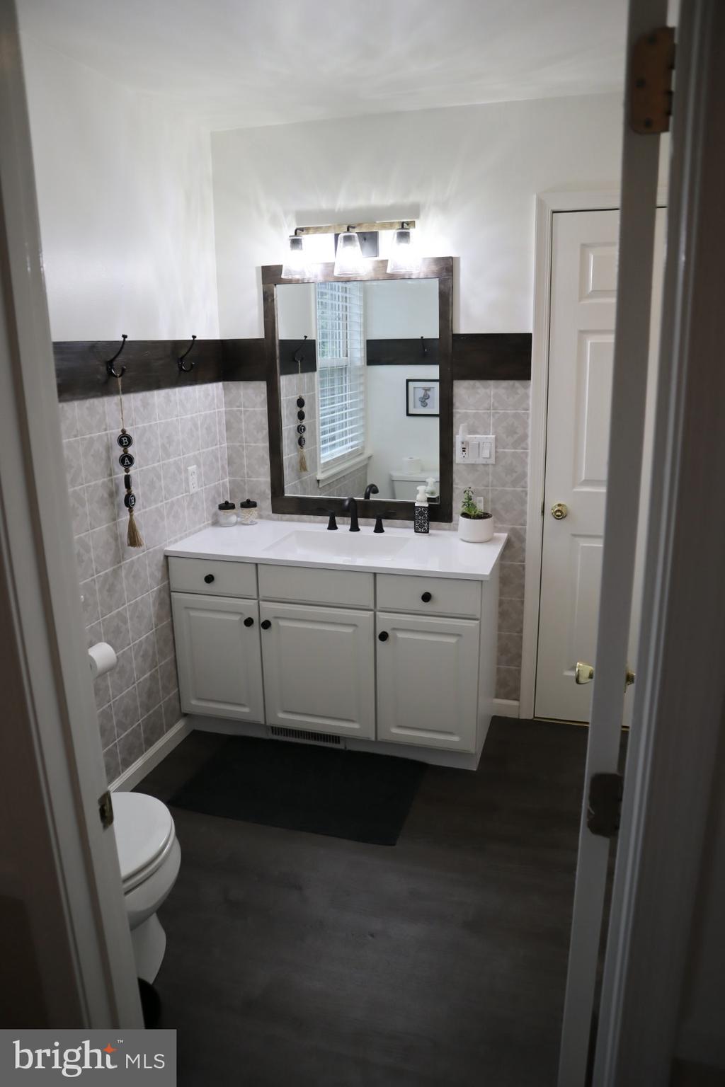 FAIRWAY HILLS - Residential