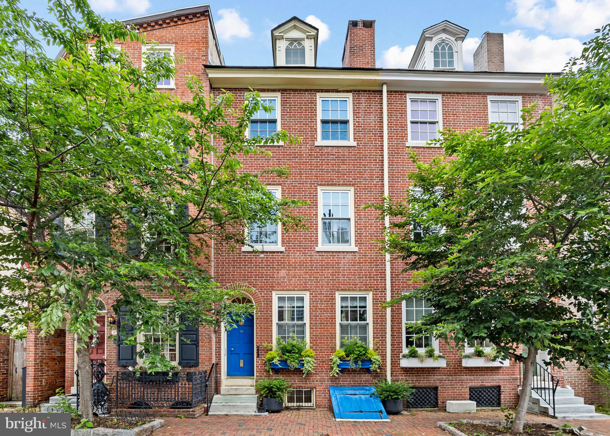 SOCIETY HILL - Residential