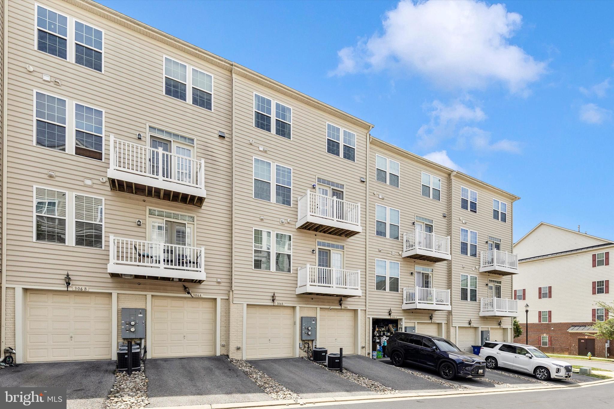 MARKET SQUARE - Residential