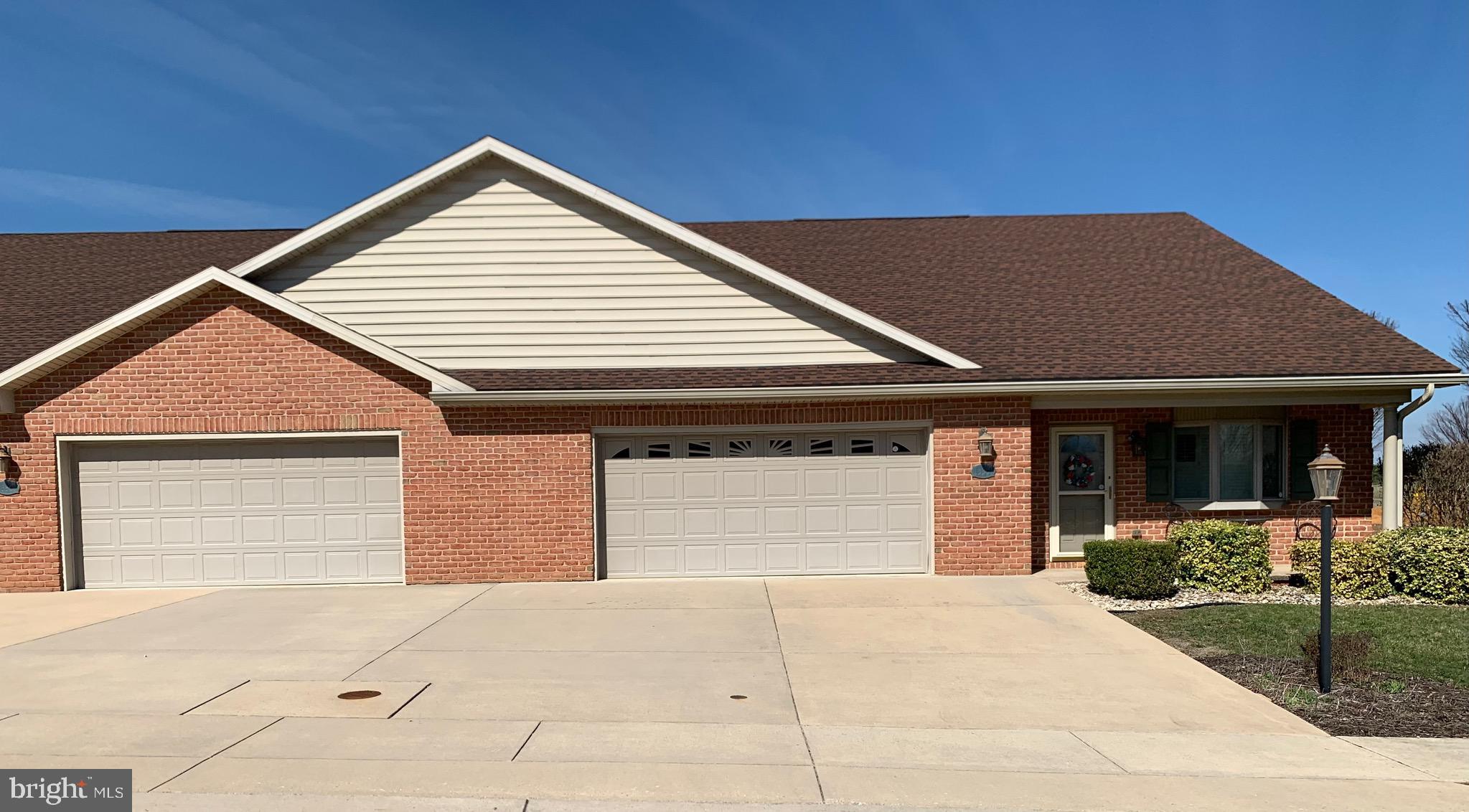 EMERALD POINTE - Residential
