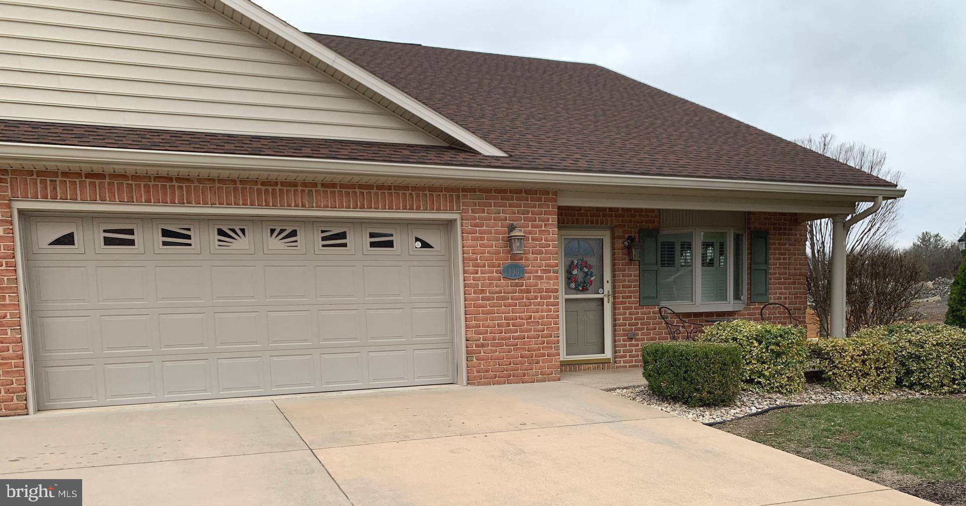 EMERALD POINTE - Residential