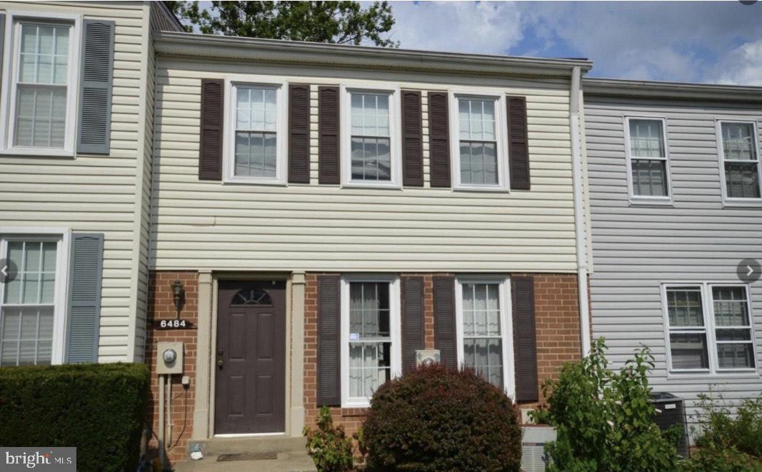 Experience comfortable, stylish living in this beautiful 3-level unit filled with natural light throughout. The home features gorgeous hardwood flooring in the dining and living areas, complemented by elegant ceramic tile in the kitchen. Enjoy the convenience of an in-unit washer and dryer and 2.5 beautifully remodeled bathrooms, including a full bath in the spacious primary suite. Step outside onto your private balcony, 
the perfect space for relaxing or entertaining. The community offers exceptional amenities including a dog park, swimming pool, tennis courts, and ample visitor parking with no parking sticker required. This home combines modern updates, functional living space, and fantastic community features in one inviting package.