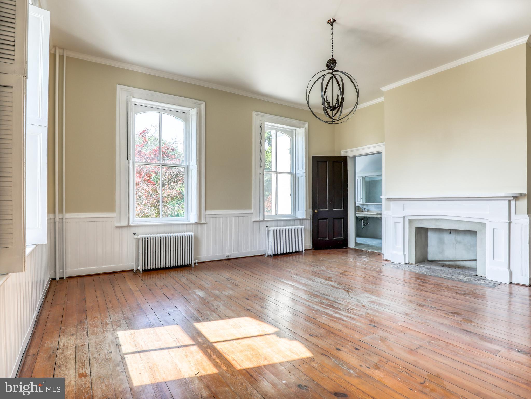 HISTORIC DOWNTOWN WINCHESTER - Residential