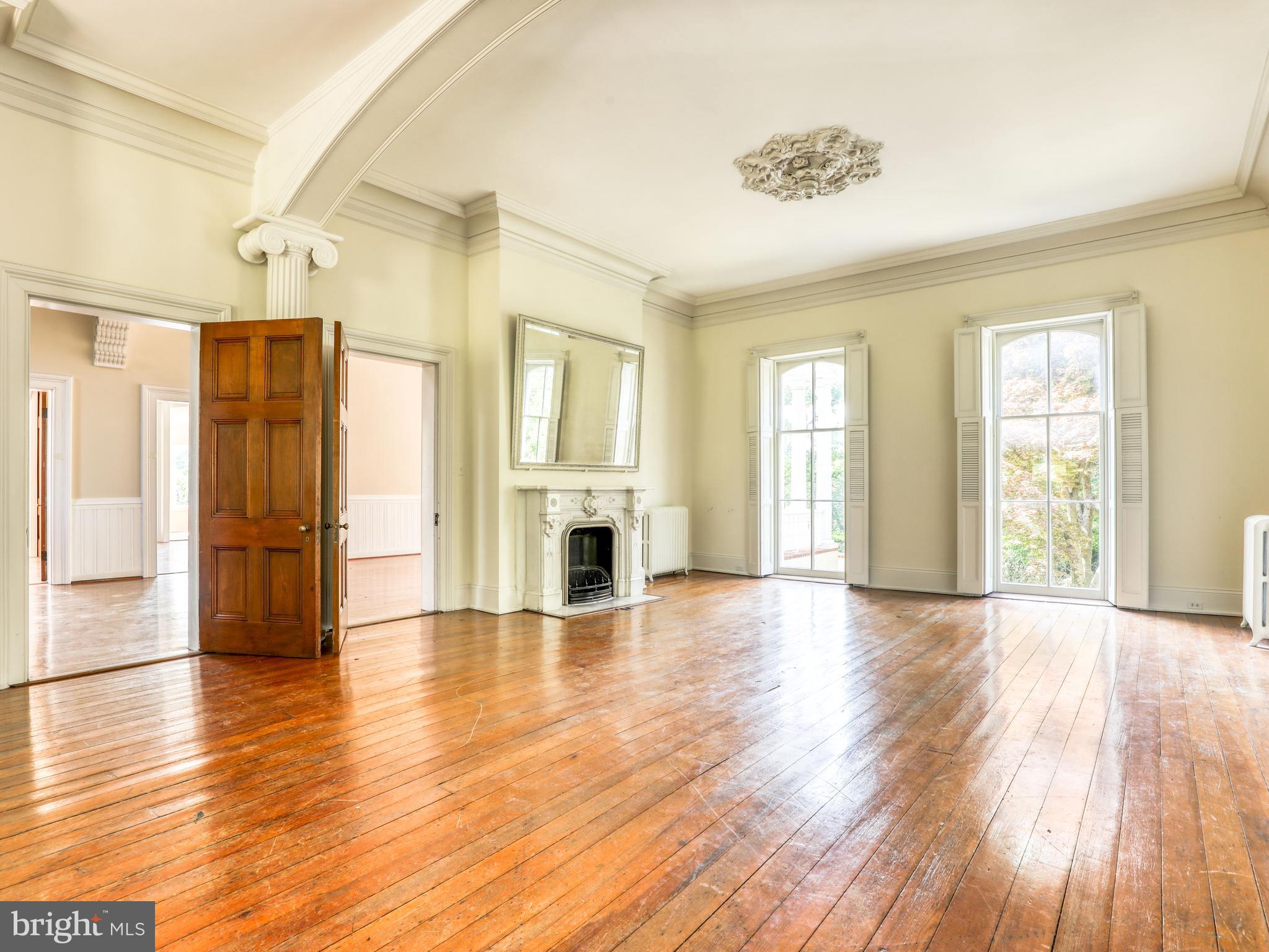 HISTORIC DOWNTOWN WINCHESTER - Residential