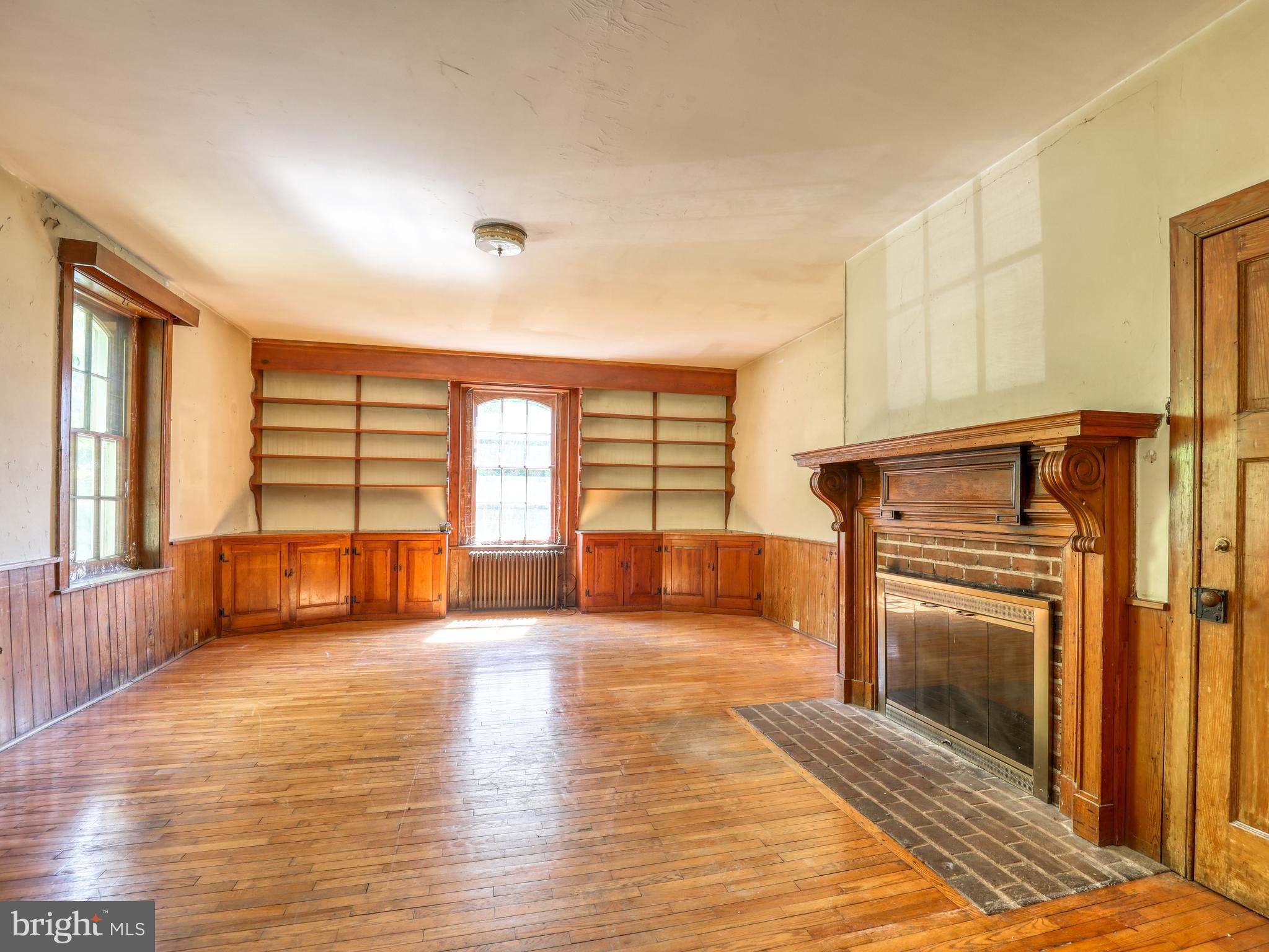 HISTORIC DOWNTOWN WINCHESTER - Residential