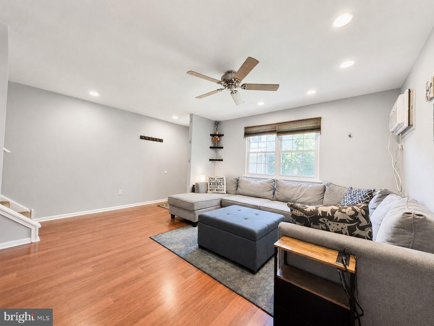 UPLAND VIL - Residential