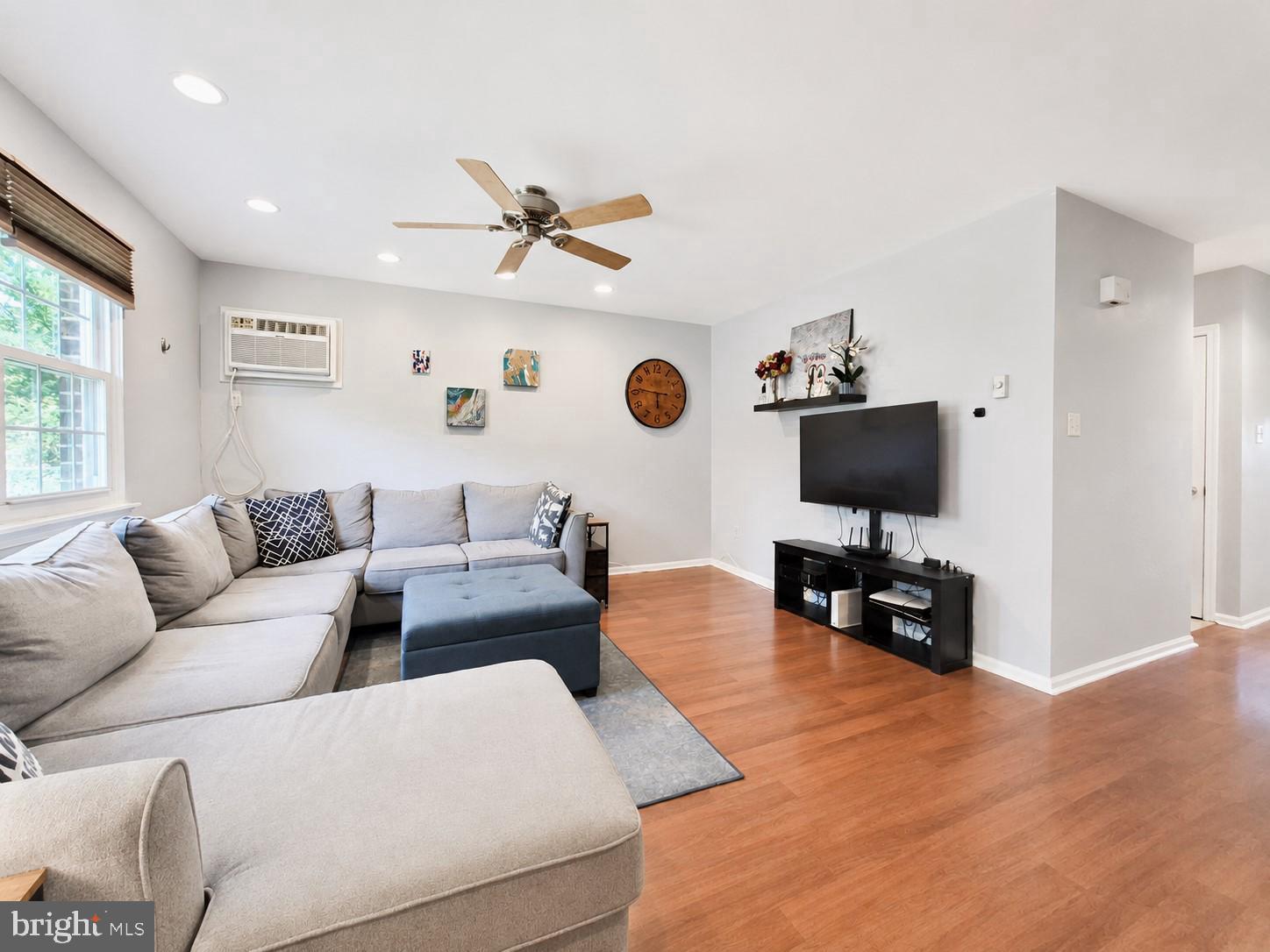 UPLAND VIL - Residential