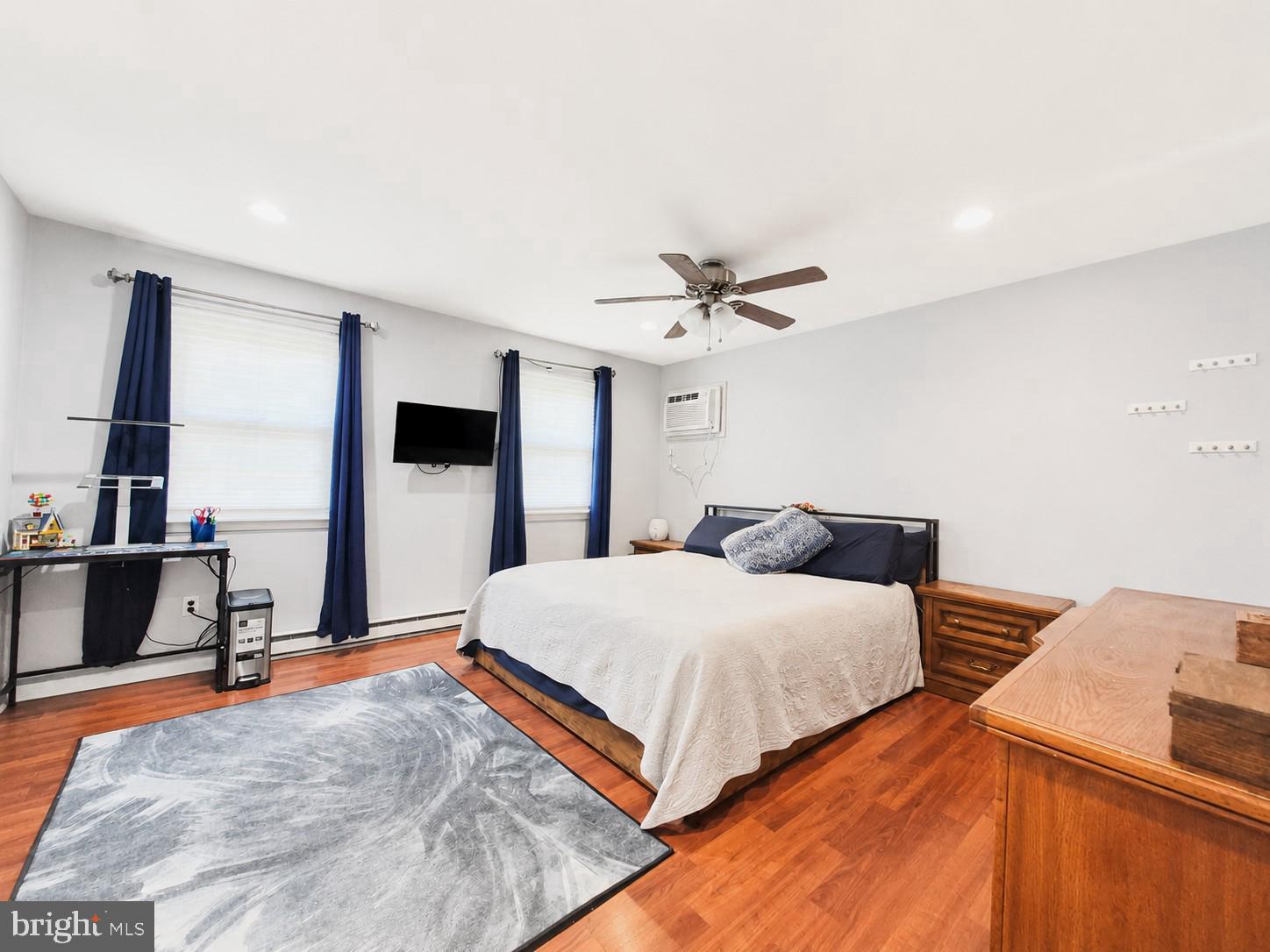 UPLAND VIL - Residential