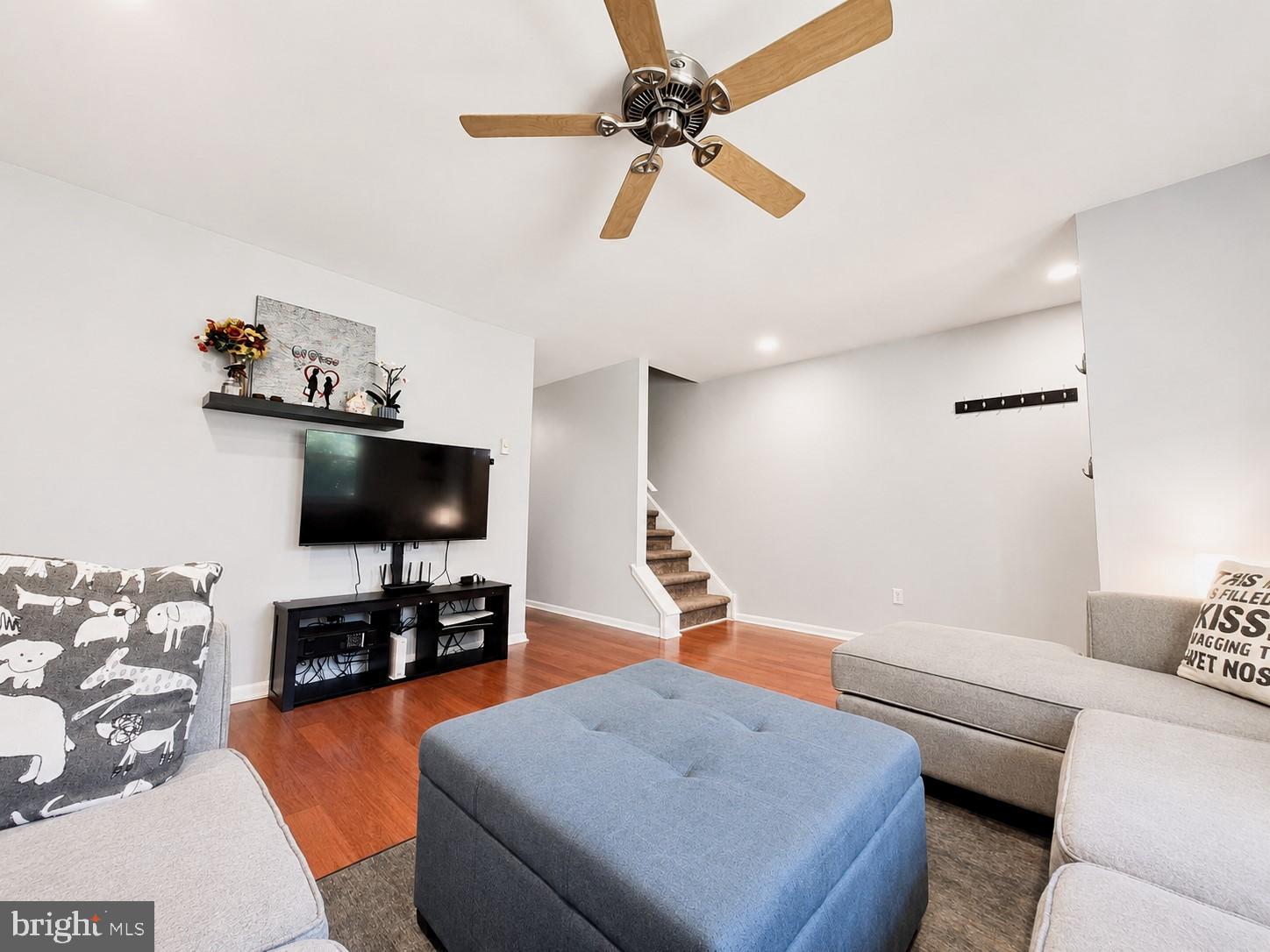 UPLAND VIL - Residential