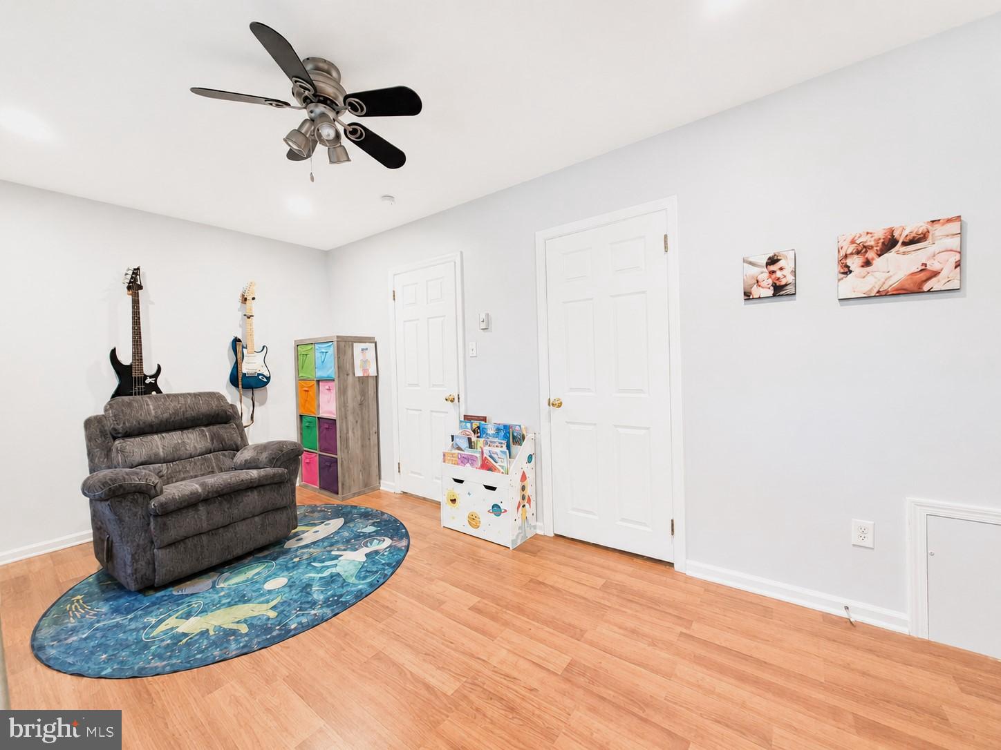 UPLAND VIL - Residential