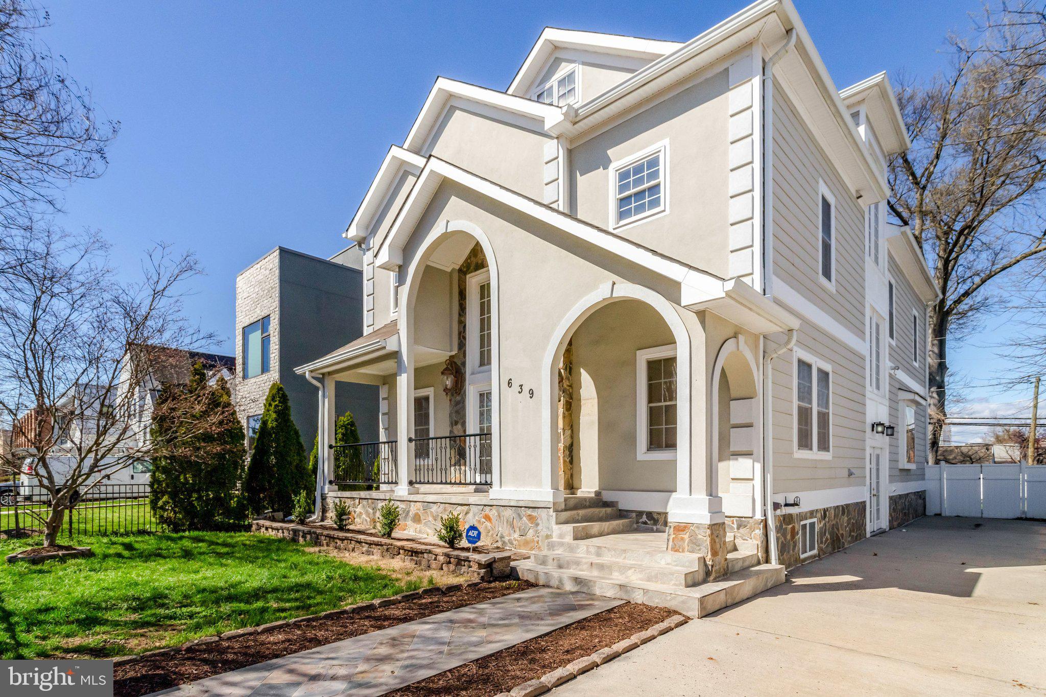 ADDISON HEIGHTS - Residential