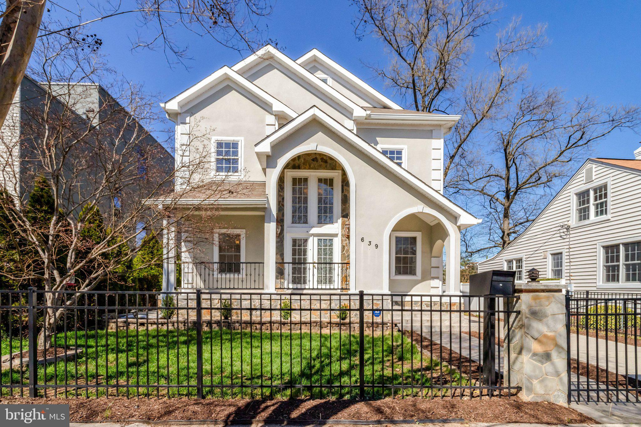 ADDISON HEIGHTS - Residential