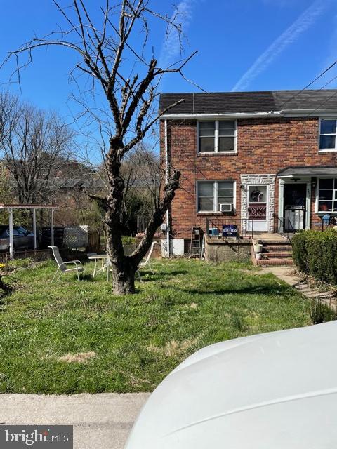 Attention investors just listed is a 2 unit apartments First floor is a 2 bedroom 1 full and 1 half bathroom. The second apartment upstairs has a separate entrance and is a 1 bedroom 1 full bathroom, does need some work come add your renovations and make your rental income or sell it for the going market rate. Come take a look at this 2 unit apartment