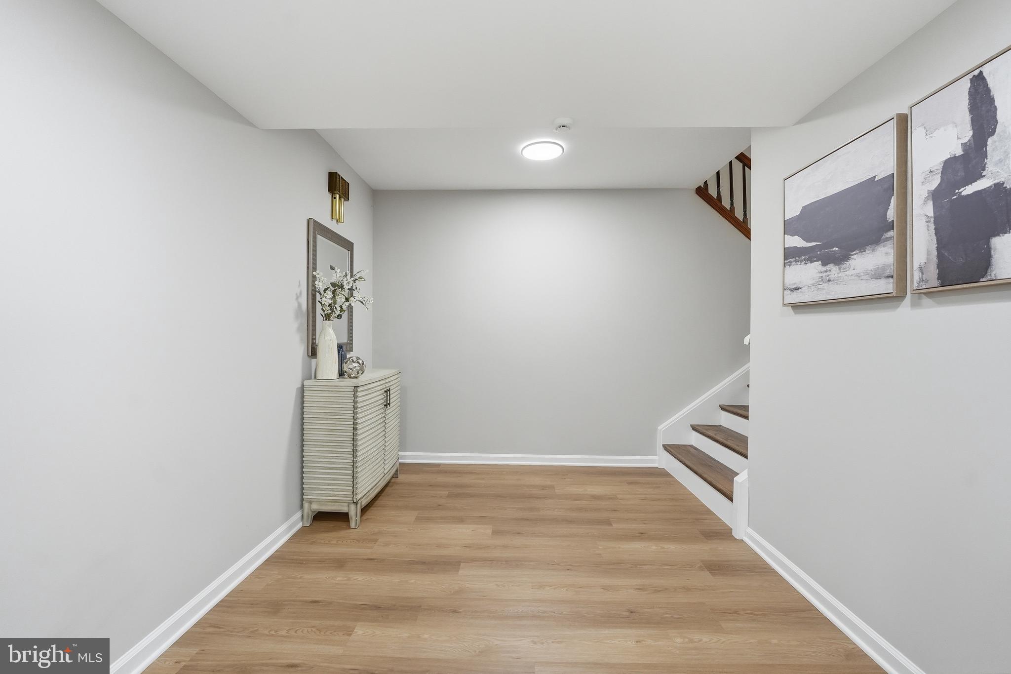 NYLAND ESTATES - Residential
