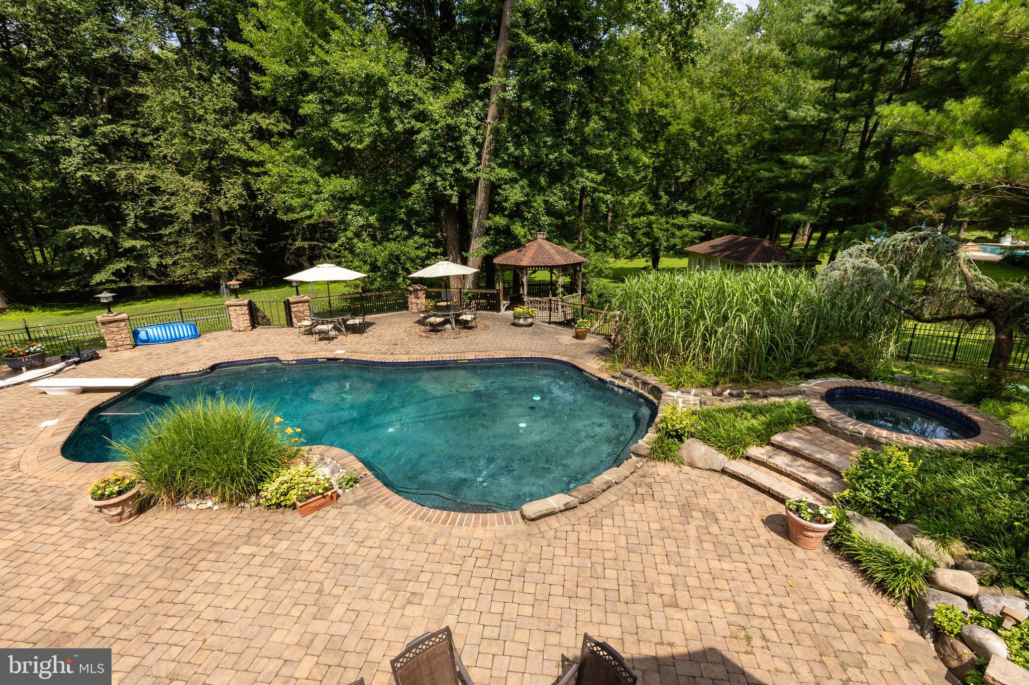 PENNOCK WOODS - Residential