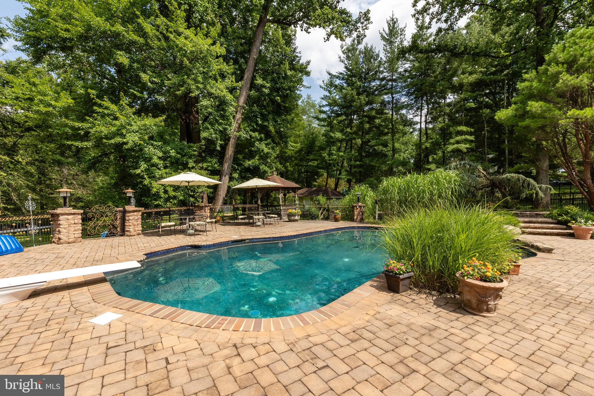 PENNOCK WOODS - Residential