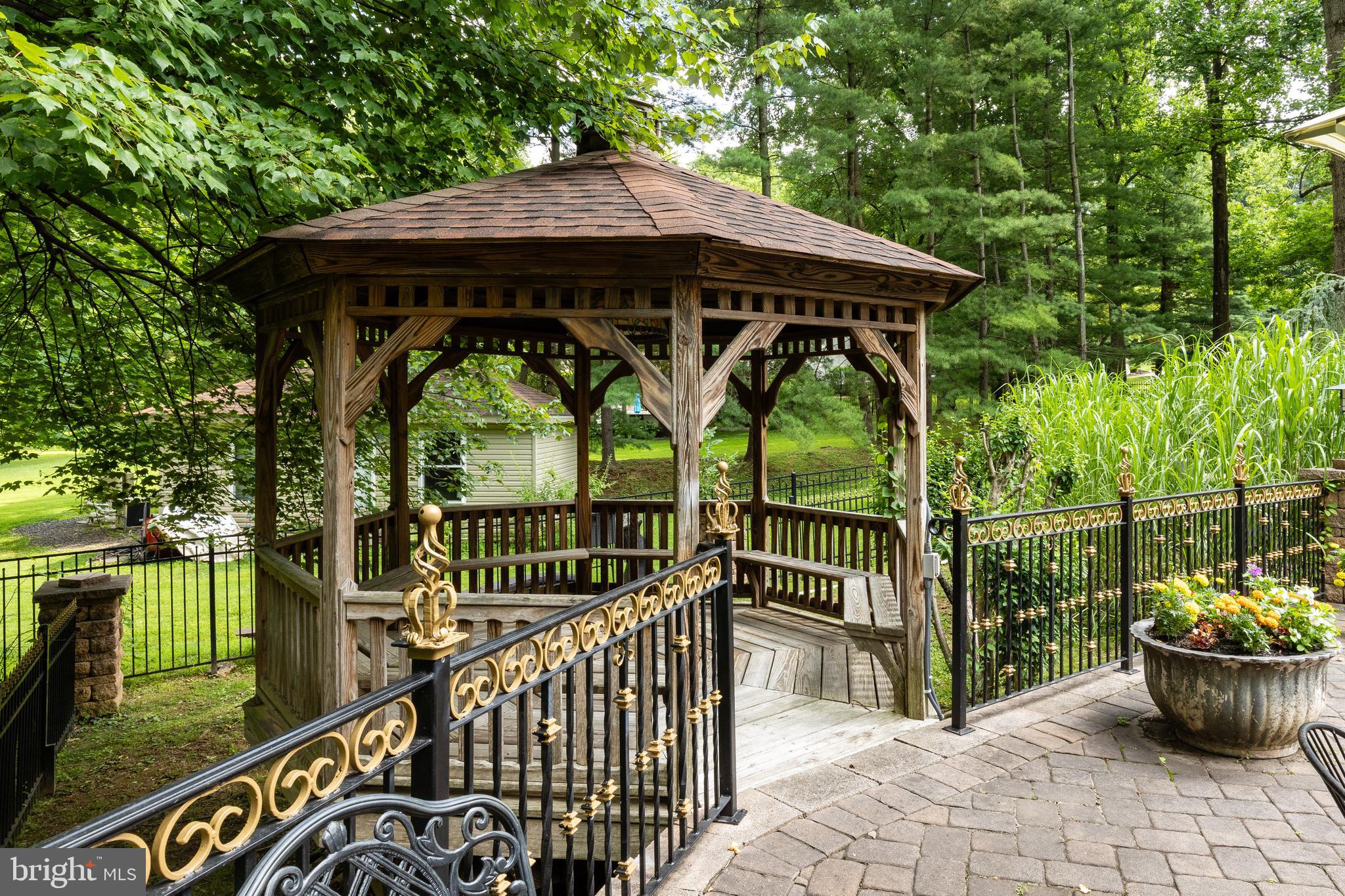PENNOCK WOODS - Residential
