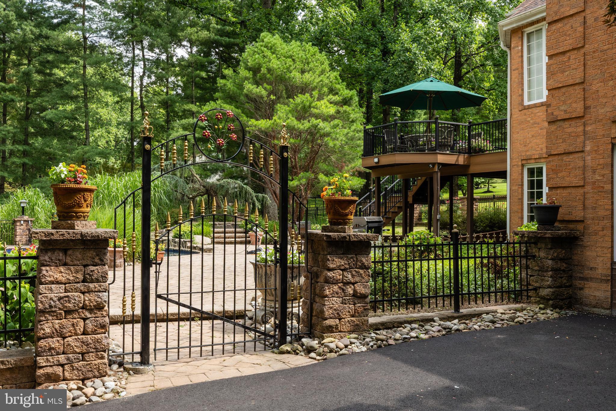 PENNOCK WOODS - Residential