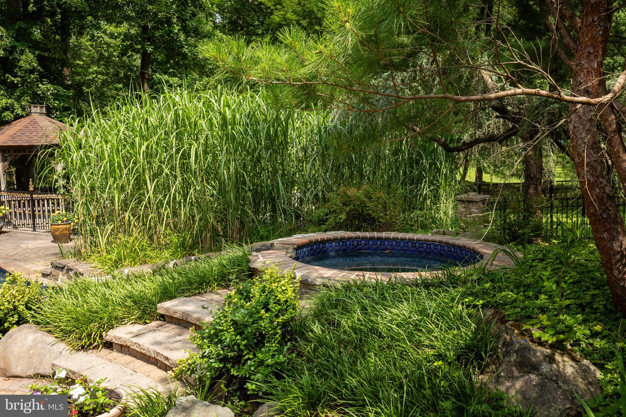 PENNOCK WOODS - Residential