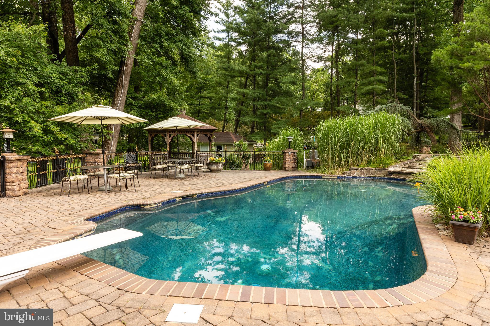PENNOCK WOODS - Residential